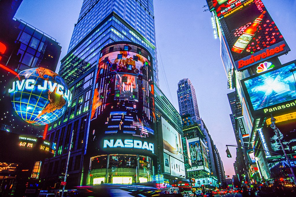 Nasdaq suspende projeto de custódia de criptomoedas e cita incertezas regulatórias