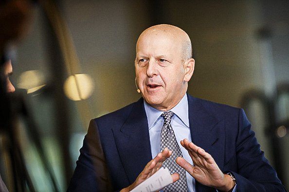 O diretor-presidente do Goldman Sachs, David Solomon, repetiu na quarta-feira seu desejo de ver os escritórios do banco repletos de funcionários novamente. (Bloomberg/Getty Images)