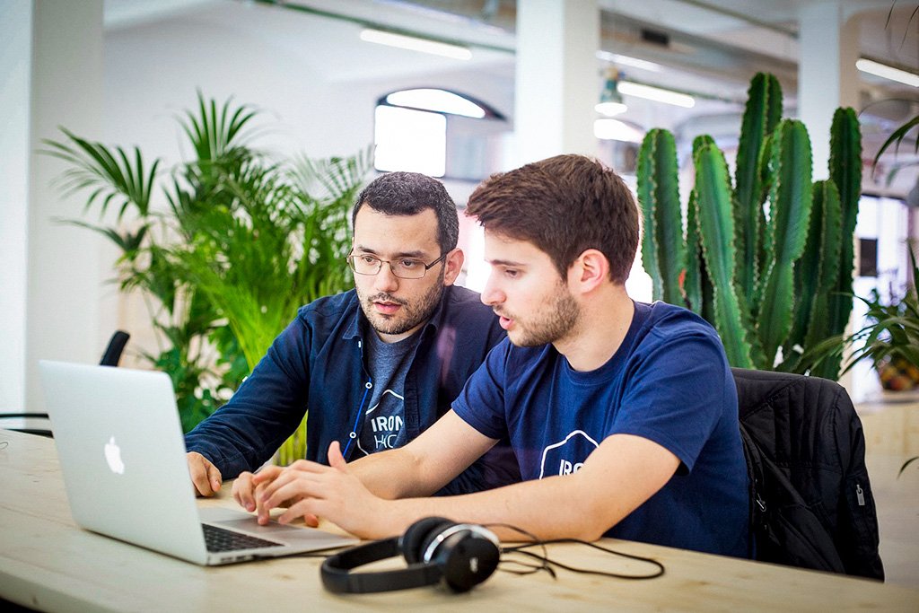 Escola de programação abre vagas para bootcamps na área de tecnologia