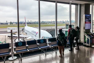 Imagem referente à matéria: Ponte aérea Rio-SP fica 15% mais demorada e problema força companhias a 'improvisar'