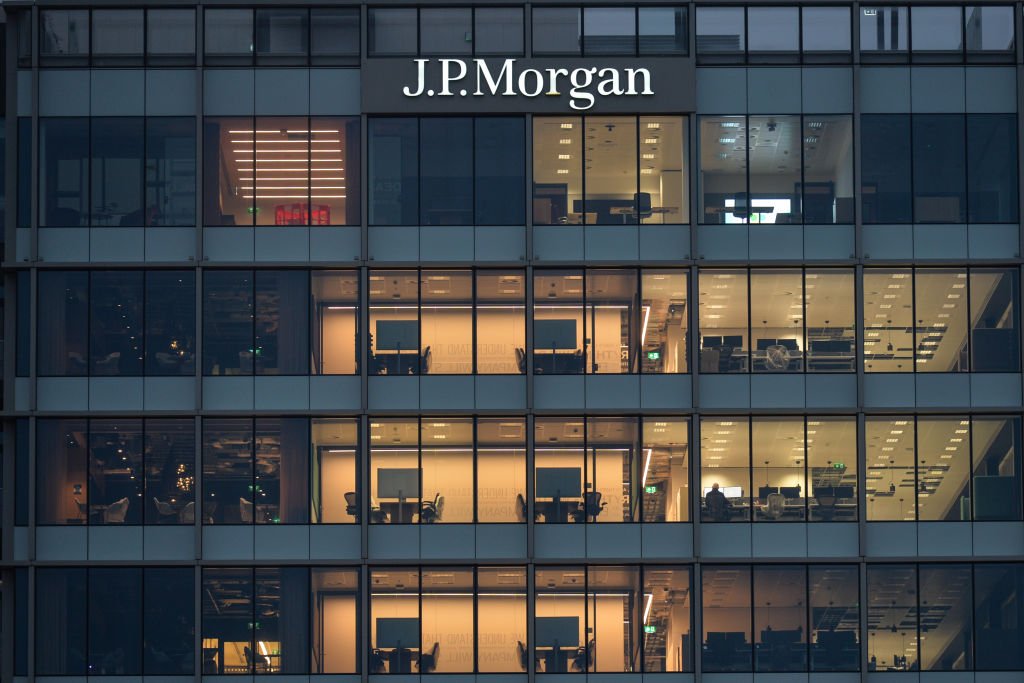 Em nota, JPMorgan sugere alocação em bitcoin para proteger investimentos