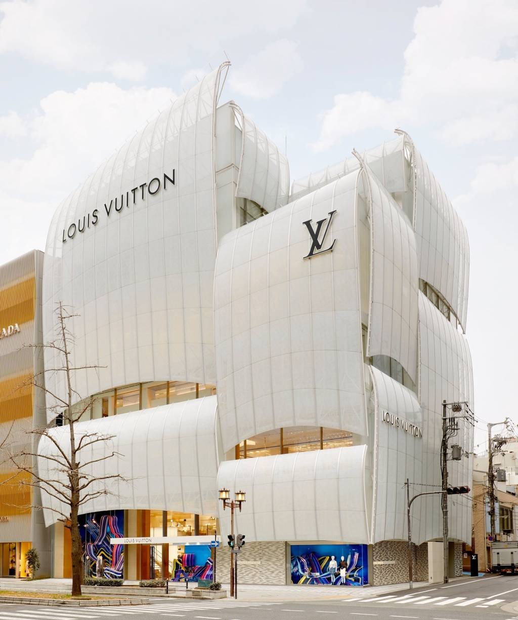 LVMH investe em gastronomia com o novo café da Louis Vuitton no Japão