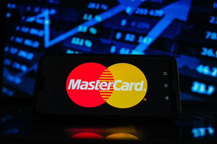 O lucro da Mastercard no quarto trimestre subiu para 2,4 bilhões de dólares (SOPA Images/Getty Images)