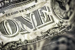Dólar recua, ouro sobe: investidores adotam 'otimismo cauteloso' com payroll desta sexta