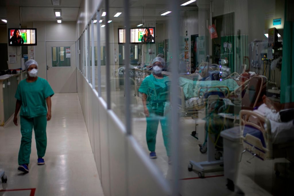 Brasil tem média de mortos por covid-19 acima de mil pelo 17º dia seguido