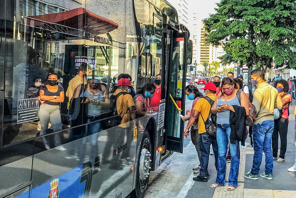 Ônibus em São Paulo: tarifa é hoje de R$ 4,40 (Roberto Parizotti/Fotos Públicas)