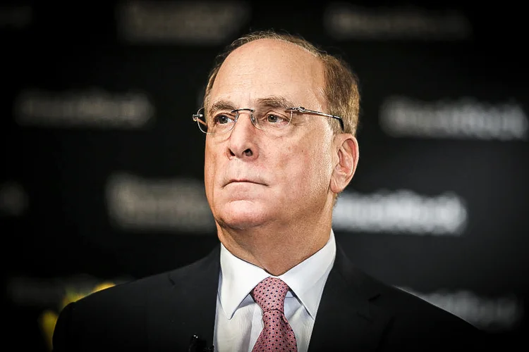 Larry Fink, CEO da BlackRock: gestora se une ao fundo Temasek para investir em startups de corte de carbono (Bloomberg / Colaborador/Getty Images)