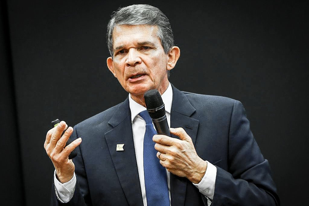 Conselho da Petrobras autoriza assembleia que votará troca de presidente