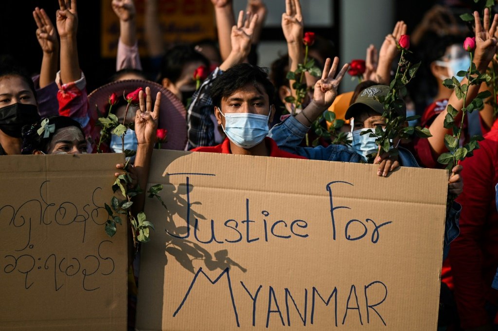 Mianmar: A repressão dos protestos deixou 701 mortos desde que o Exército derrubou em 1º de fevereiro o governo civil de Aung San Suu Kyi, prêmio Nobel da Paz em 1991 (AFP/AFP)