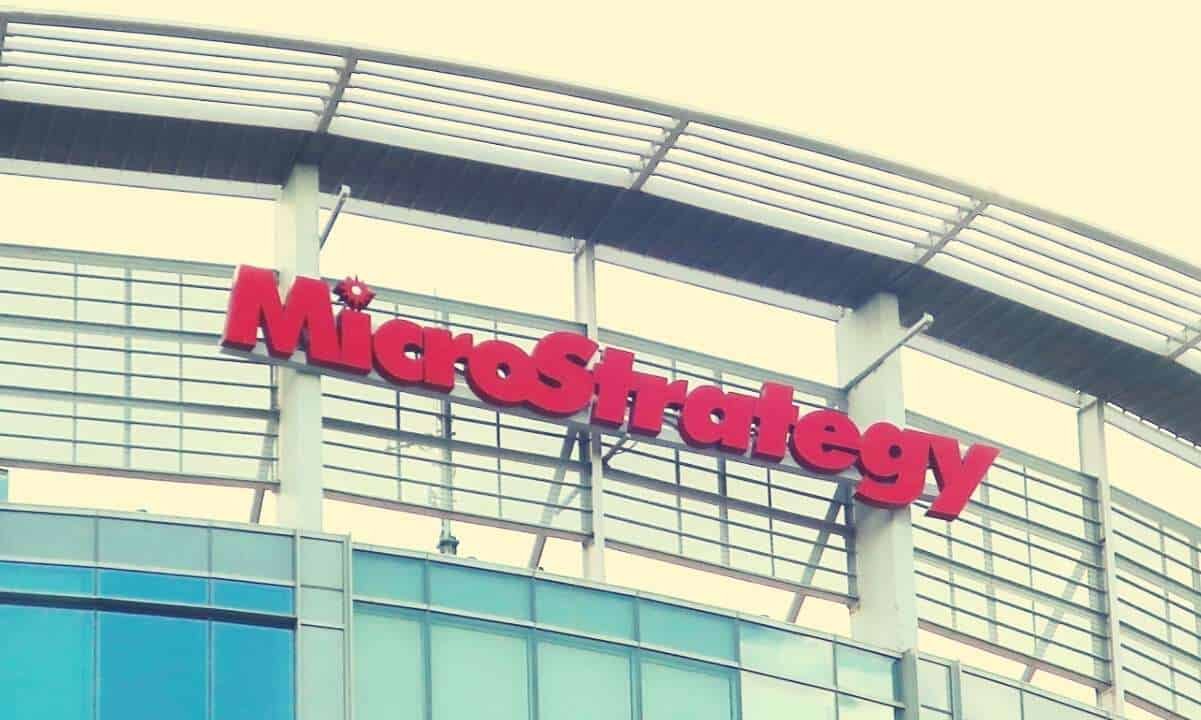 Aproveitando a queda: MicroStrategy compra mais US$ 10 milhões em bitcoin