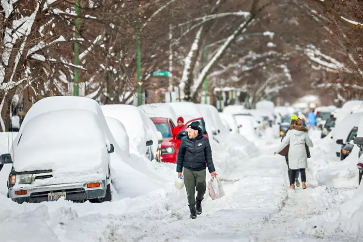 Nevasca nos EUA: nove estados foram afetados pelas condições climáticas (SCOTT OLSON/GETTY IMAGES/AFP)