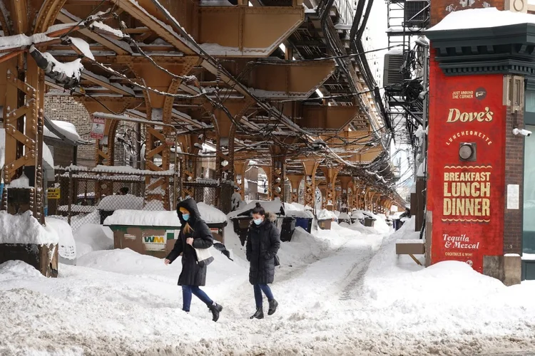 As temperaturas caíram para patamares que não eram vistos em mais de um século (SCOTT OLSON/GETTY IMAGES/AFP)