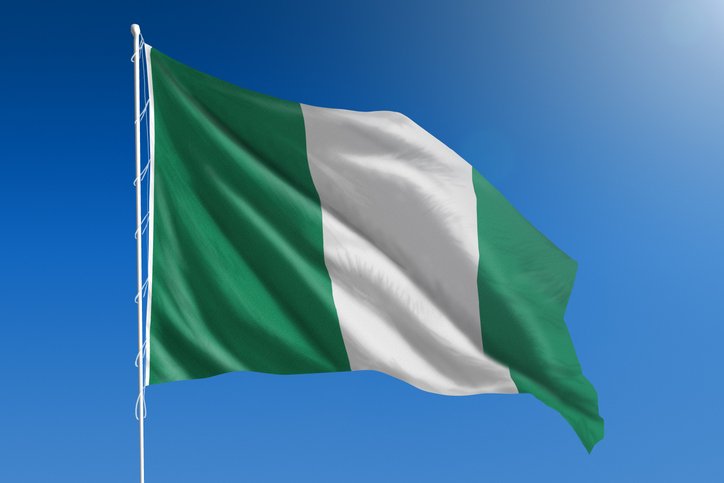 "Bitcoin tornou nossa moeda inútil", diz senador nigeriano sobre regulamentação