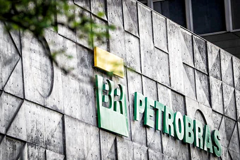 CVM apura demissão de gerente da Petrobras suspeito de caso de "insider"