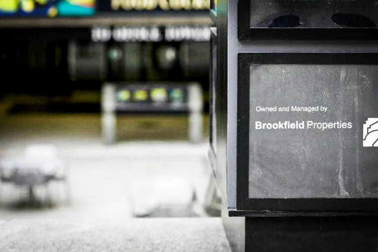 Detalhe em prédio da Brookfield Asset Management Inc, a maior gestora de ativos alternativos do Canadá (Matthew Staver/Bloomberg)
