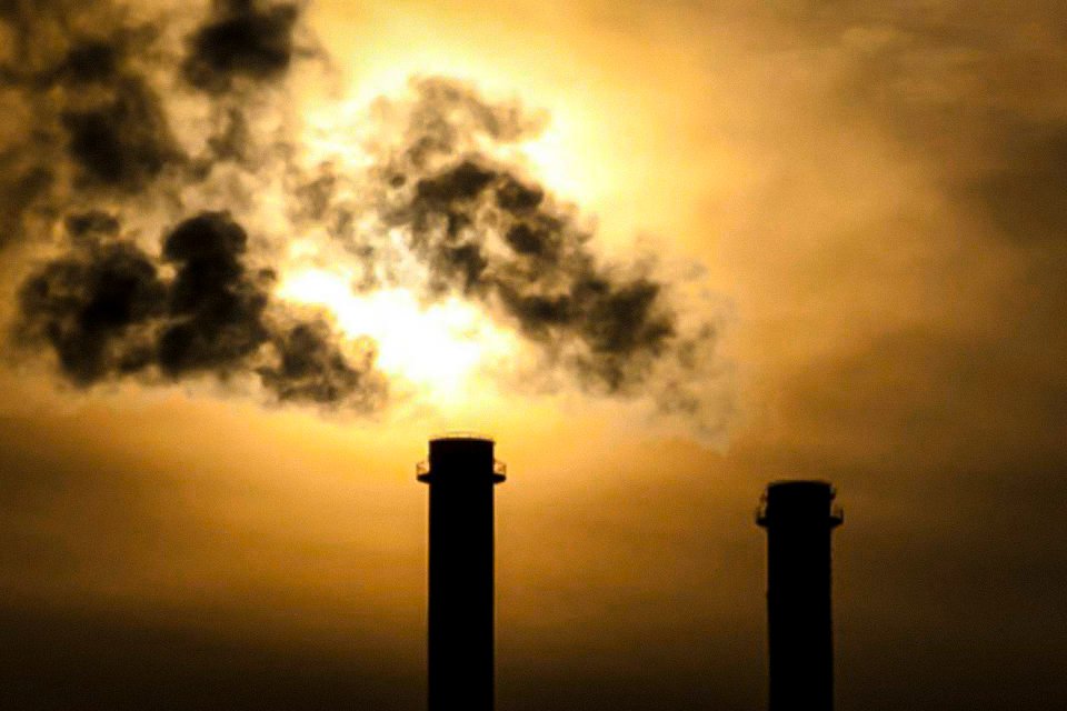 Estados Unidos precisam reduzir emissões em 57% para cumprir meta climática de Paris