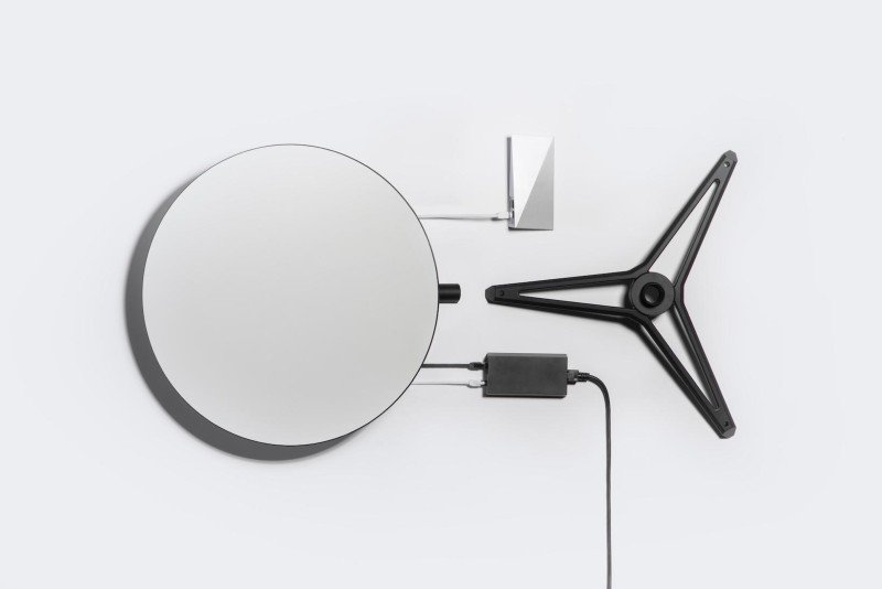 Kit Starlink com antena circular, suporte e equipamentos de conexão