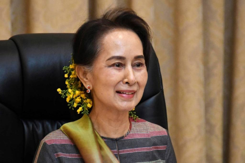 Militares de Mianmar tomam o poder e prendem líder eleita Aung San Suu Kyi