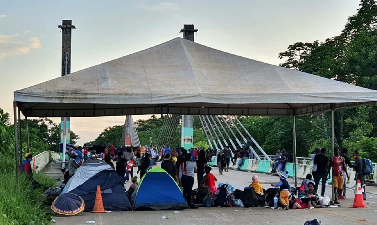 Acre: de acordo com a chefe de gabinete da prefeitura, Ivelina Marques, cerca de 100 pessoas permanecem em um acampamento próximo à Ponte da Integração (Samuel Bryan/Agência Acre/Agência Brasil)