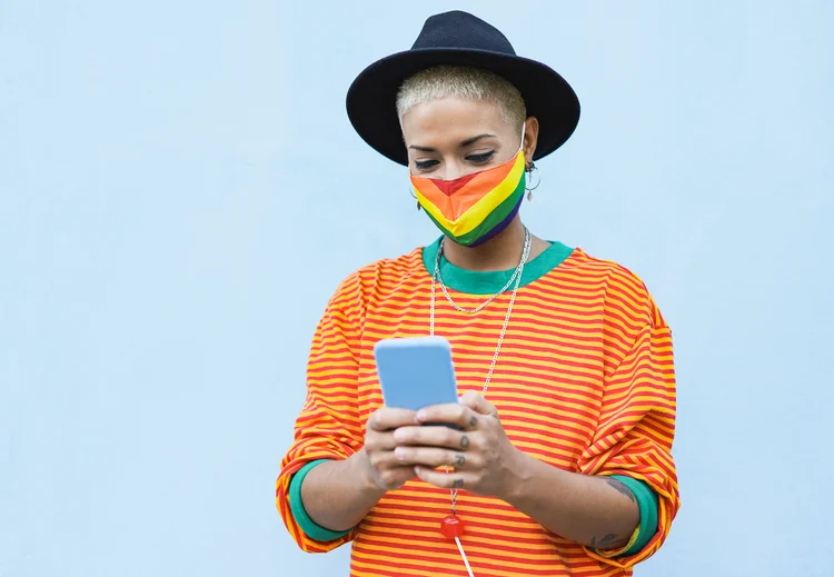 Smartphone: ainda que diferentes entre si, as 3 empresas cruzam o caminho umas das outras para competir (Sabrina Bracher/Getty Images)