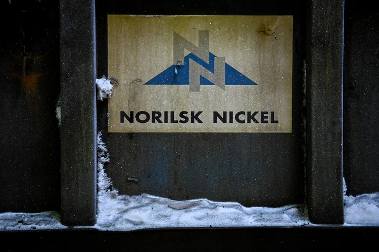 A view of the non-operating Nikel smelter, owned by the Russian mining giant Norilsk Nickel, also known as Nornickel, in the town of Nikel in the Murmansk region on February 26, 2021. (Kirill KUDRYAVTSEV/AFP)