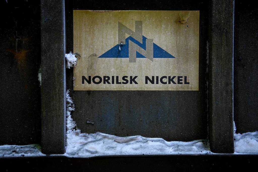 Mineradora russa Nornickel paga multa recorde por poluição no Ártico