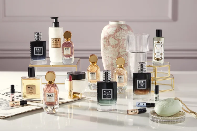 Alguns dos itens de O.U.i, como os perfumes, creme desodorante e creme riche, sabonete de Marselha e batom rouge.  (O.U.i/Divulgação)