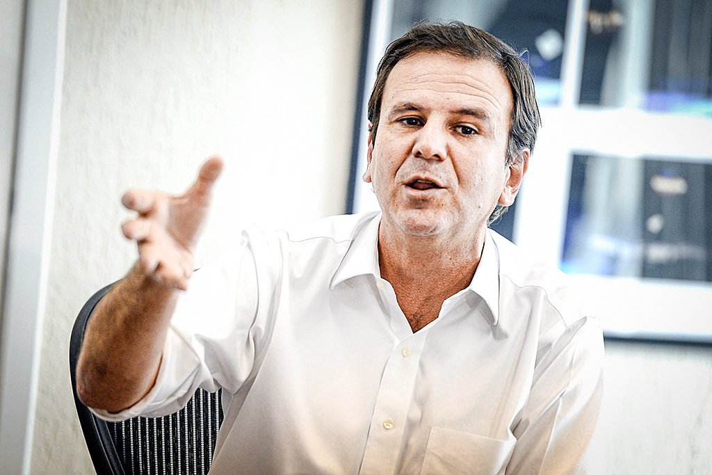 Eduardo Paes tem 42,6% das intenções de voto e Ramagem, 31,2%, aponta Atlas Intel