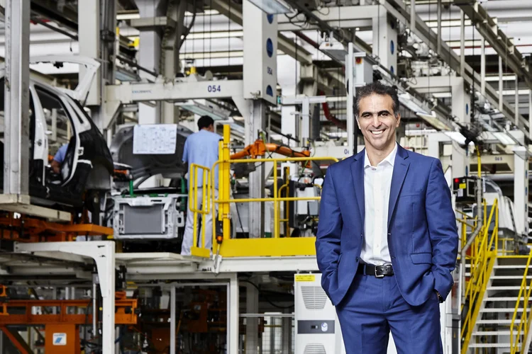 Di Si, presidente da Volkswagen na América Latina, sobre a indústria automotiva elétrica no Brasil: "Projeção é apostar no etanol e trazer os elétricos e híbridos como um complemento de estratégia" (Volkswagen/Divulgação)