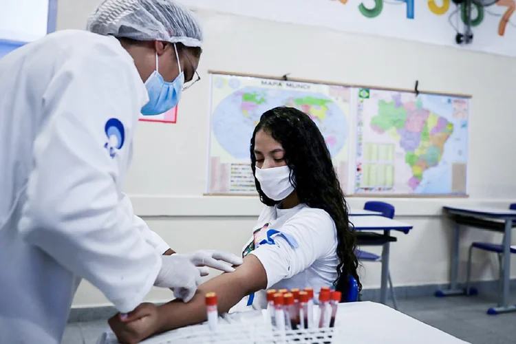 UFMG: o grupo de pesquisadores do Instituto de Ciências Biológicas está estudando a circulação da variante P2 — que apareceu em Belo Horizonte — no restante do país (Amanda Perobelli/Reuters)
