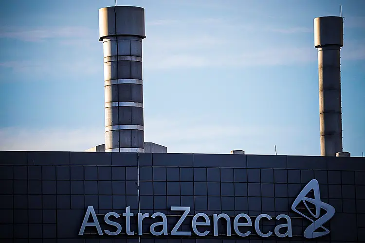 Fábrica da AstraZeneca na França: falta de doses da farmacêutica levou a embates com a União Europeia (Pascal Rossignol/Reuters)