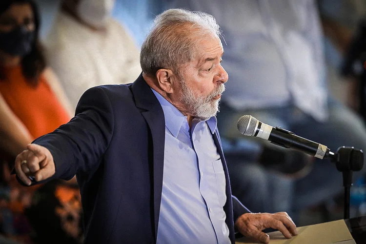 Lula em discurso nesta quarta-feira: ex-presidente tentou se mostrar como oposto a Bolsonaro, defendendo vacinas e isolamento (Amanda Perobelli/Reuters)