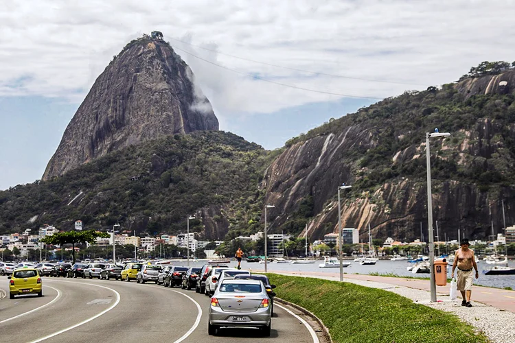 Rio de Janeiro: pelo decreto municipal, os motoristas precisam atender vários requisitos para poderem rodar na cidade com APPs (Ricardo Moraes/Reuters)