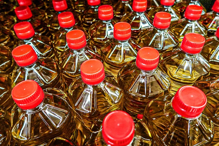 EUA: a alta nos preços dos óleos vegetais ajudou a guiar um aumento no índice de preços de alimentos da ONU em geral (Albert Gea/Reuters)