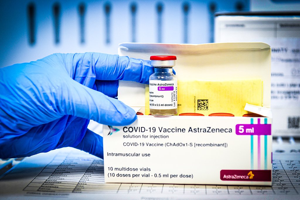 AstraZeneca pode ter nova vacina contra variante da Covid até o fim do ano