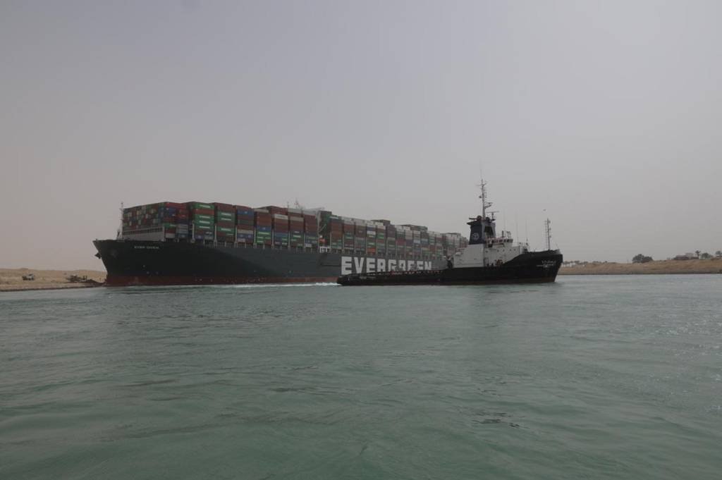 Volume no Canal de Suez é afetado devido a ataques iemenitas no mar Vermelho