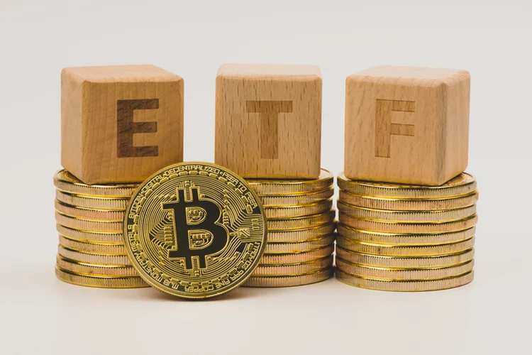 ETFs de criptoativos ganham espaço na carteira do investidor (Kwun Kau Tam/Getty Images)