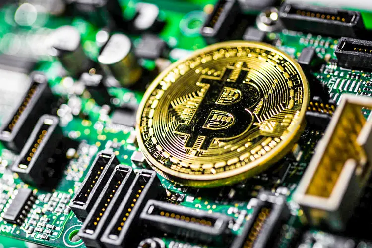 Mineração passa por mau momento em meio a "inverno cripto" (Bloomberg/Getty Images)