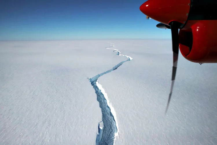 Ruptura de gelo na Antártica (British Antarctic Survey (BAS)/Divulgação)