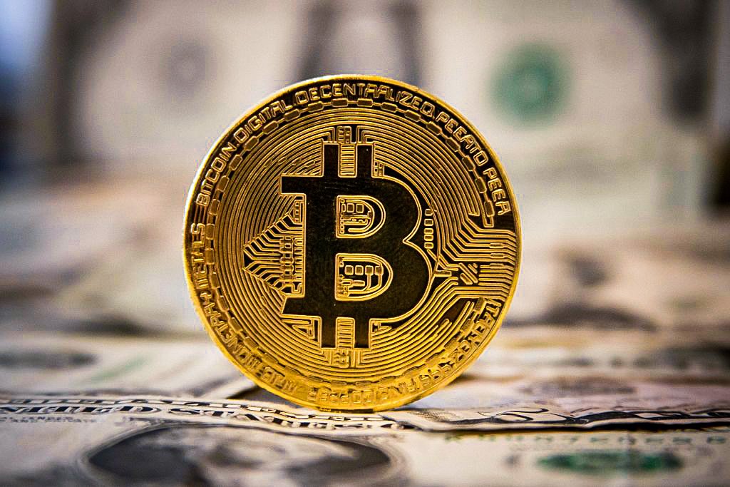Bitcoin segue estável na faixa dos US$ 19 mil (NurPhoto/Getty Images)
