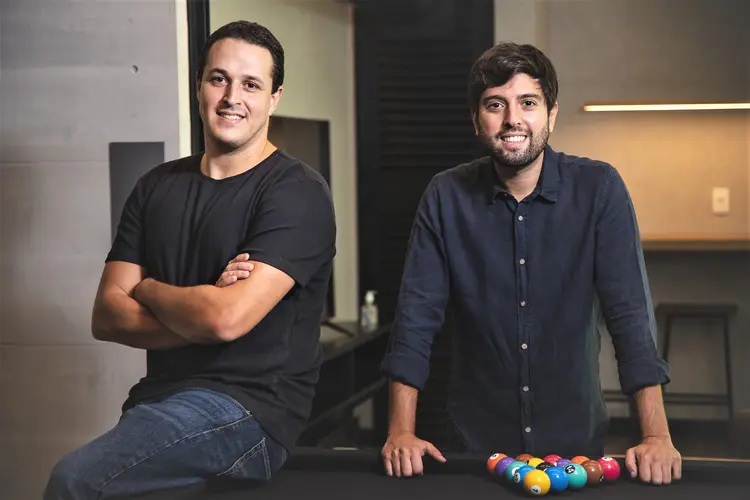 Fabio Bertini e Thomaz Guz, fundadores de Uotel: criada em 2016, a empresa foi adquirida pelo unicórnio Loft em 2020
 (Nomah/Divulgação)