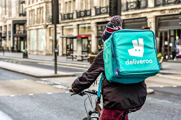 Deliveroo: startup de entrega de refeições já recebeu investimentos da Amazon (Pietro Recchia/SOPA Images/LightRocket via/Getty Images)