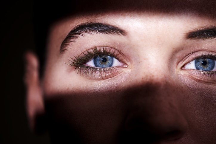 Olhos claros: estudo quer entender melhor como a genética influencia na pigmentação (Jonathan Storey/Getty Images)
