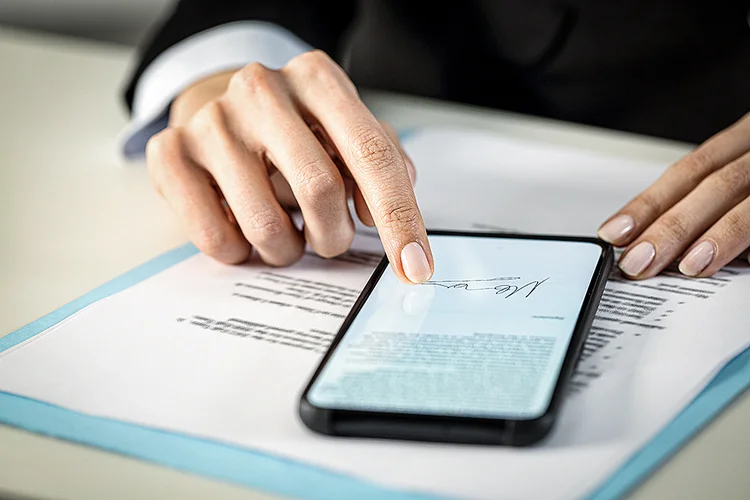 Adobe Sign: documentos são salvos em duplicidade em servidores dos gigantes Azure, Microsoft e AWS, da Amazon (Adobe Stock/Divulgação)