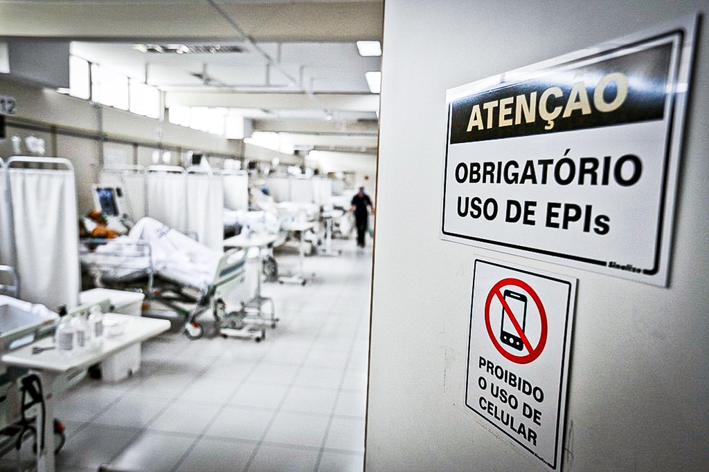 UTI em hospital de Brasília: No total, o Brasil tem 277.216 de mortos (Breno Esaki/Agência Saúde DF/Divulgação)