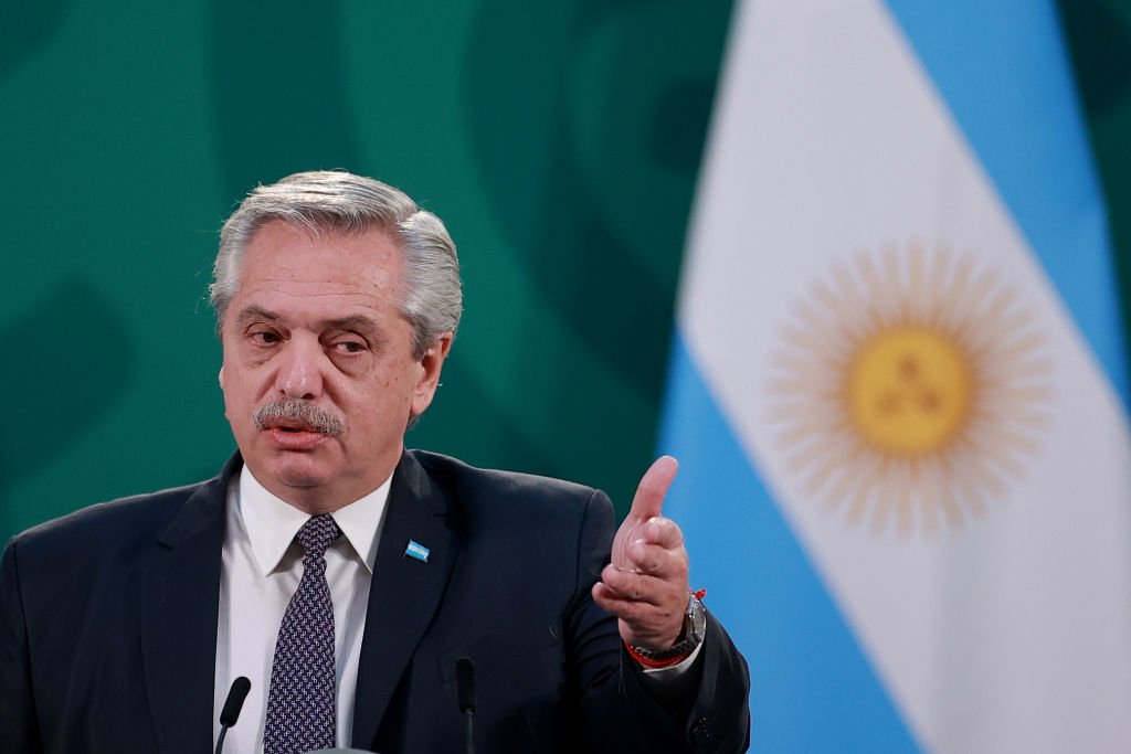 Presidente argentino diz que criptomoedas podem ajudar a conter inflação