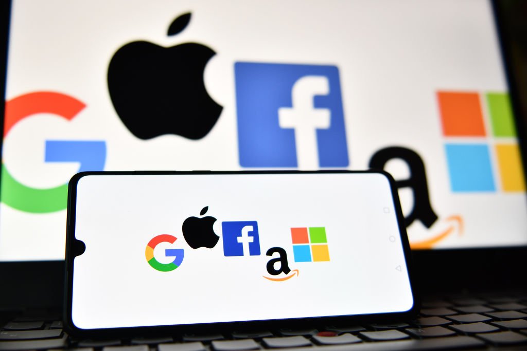 Gigantes da tecnologia: Google, Apple, Facebook, Amazon e Microsoft (GettyImages/Getty Images)