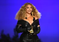 Imagem referente à notícia: Beyoncé lança linha de produtos para cabelos, que deve chegar em breve no Brasil
