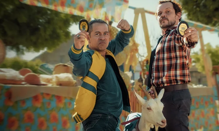 Os atores Edmilson Filho e Matheus Nachtergaele . (Netflix/Divulgação)