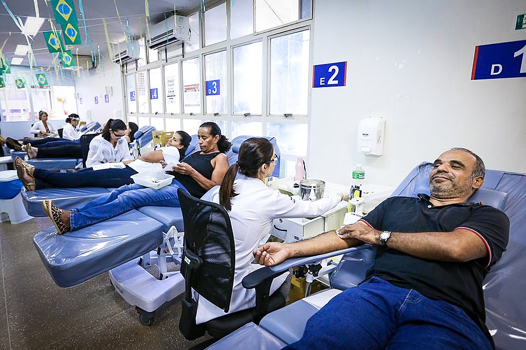 Com pandemia, doações de sangue caem 20% e governo lança campanha